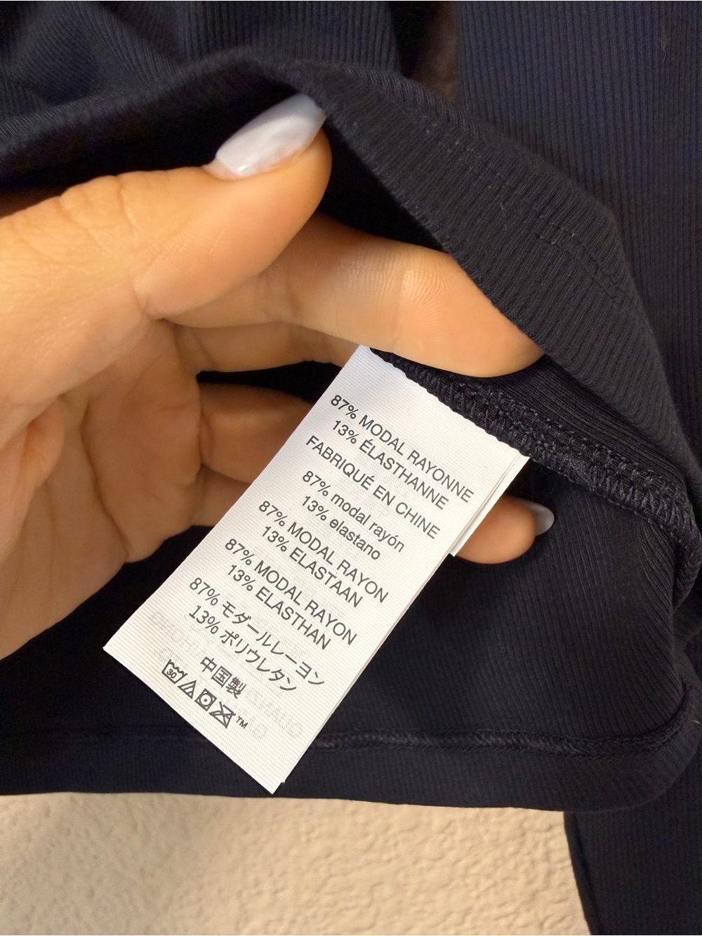 NWOT Vuori Long Sleeve Pose Scoop Tee Black XL Athleisure Cropped Top Ribbed Gym - Picture 6 of 7